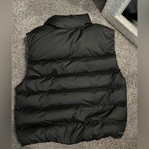 Brand new with tags Nike puffer vest. Thick, down-filled therma-fit